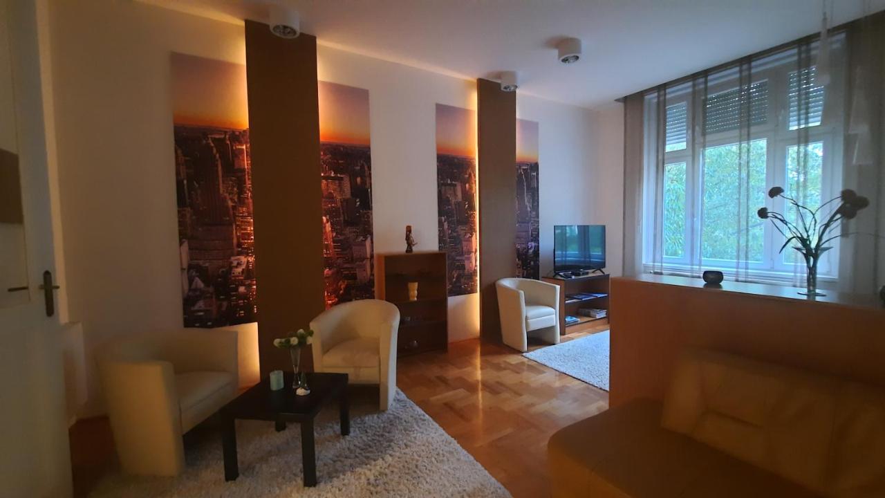City Life Apartment เดเบรตเซน ภายนอก รูปภาพ